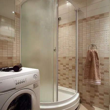 Old Town Riverside Apartment *